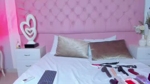 Danna  online show from 04/29/26, 07:45