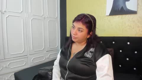 Danna Garza online show from 03/08/25, 04:34