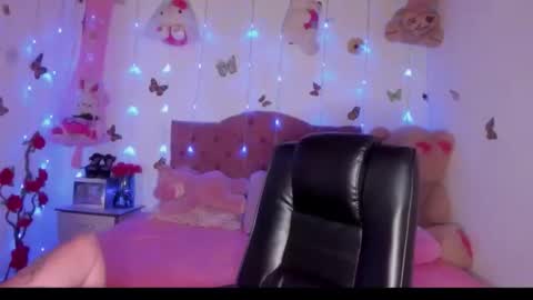 Danna Sofia jeins online show from 04/26/26, 02:26