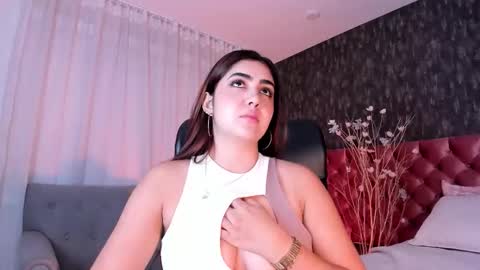 Snapshot of dannastaar chatting on 11/22/25, 02:27 Danna online show from 11/22/25, 02:27