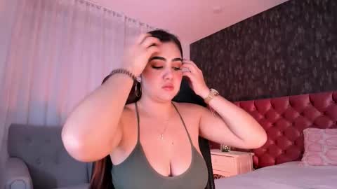 Snapshot of dannastaar chatting on 11/25/25, 03:12 Danna online show from 11/25/25, 03:12