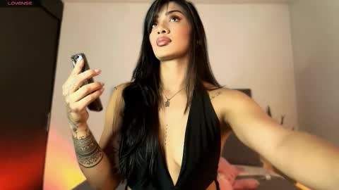 Danna Wells online show from 11/21/25, 11:14