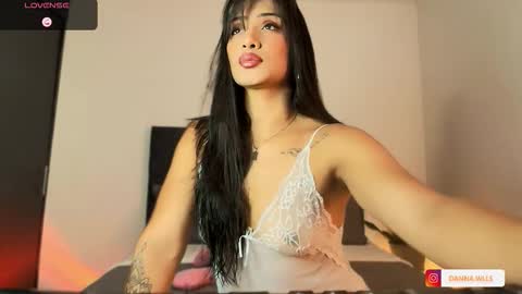 Danna Wells online show from 11/28/25, 06:21