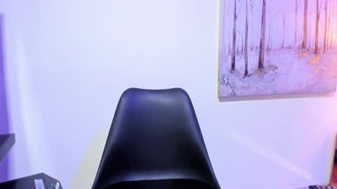 danniakross online show from 10/16/25, 11:06