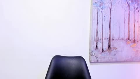 danniakross online show from 11/18/25, 08:02