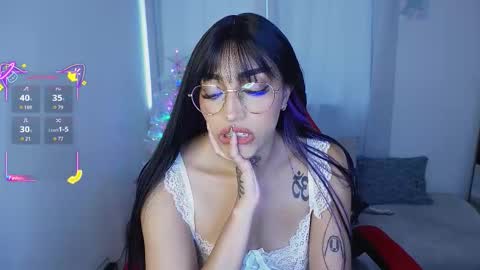 Snapshot of dannielle_ chatting on 12/16/25, 08:03 online show from 12/16/25, 08:03