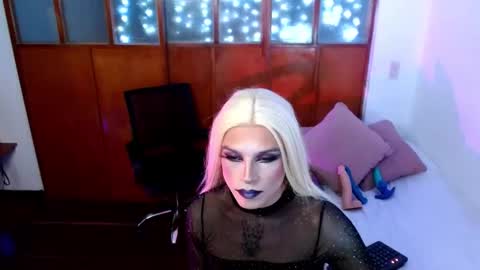 danni online show from 02/15/26, 11:01