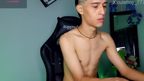 Snapshot of danny777_ chatting on 11/02/25, 01:24 Danny online show from 11/02/25, 01:24