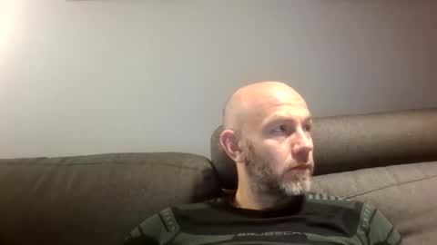 danny81boy online show from 10/18/25, 07:14