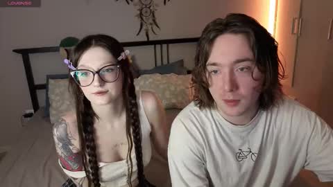 Snapshot of danny_and_ellen chatting on 03/03/26, 05:19 danny and ellen online show from 03/03/26, 05:19