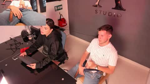 Snapshot of danny_and_lara chatting on 09/19/25, 07:03 danny_and_lara online show from 09/19/25, 07:03