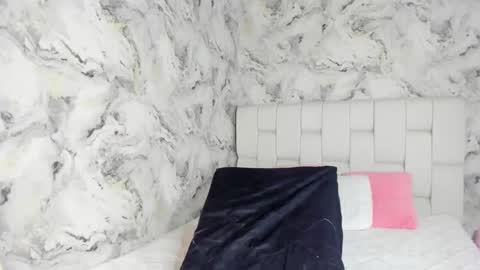 Snapshot of danny_fernandez chatting on 11/18/25, 04:17 danny_fernandez online show from 11/18/25, 04:17