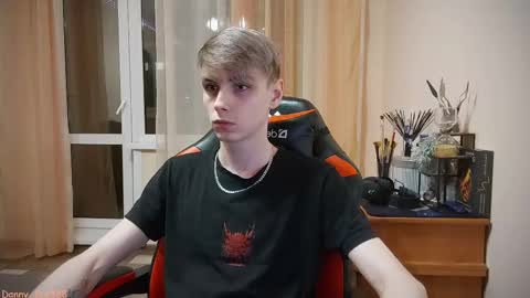 Snapshot of danny_fox888 chatting on 03/10/25, 01:10 Daniel online show from 03/10/25, 01:10