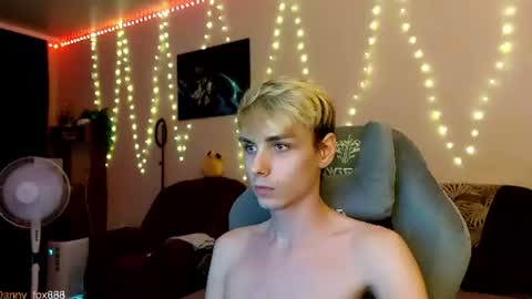 Snapshot of danny_fox888 chatting on 07/15/26, 04:34 Daniel online show from 07/15/26, 04:34