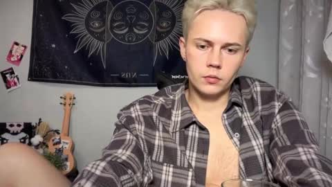 danny online show from 10/24/25, 07:54