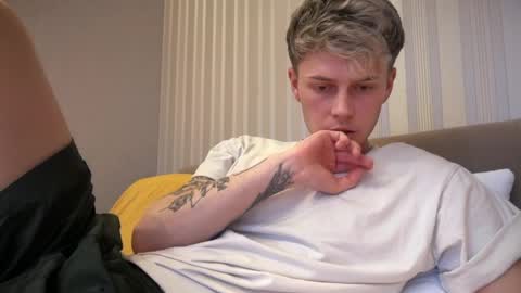Snapshot of danny_love01 chatting on 03/20/26, 04:23 danny online show from 03/20/26, 04:23