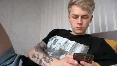 Snapshot of danny_love01 chatting on 04/15/26, 11:50 danny online show from 04/15/26, 11:50
