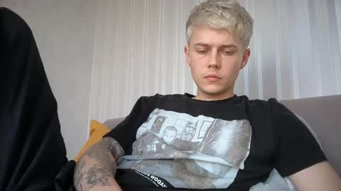 Snapshot of danny_love01 chatting on 05/06/26, 02:44 danny online show from 05/06/26, 02:44