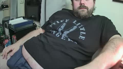 Snapshot of dannyb0y95 chatting on 10/08/25, 07:44 Danny online show from 10/08/25, 07:44