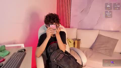 Snapshot of dannysastar_ chatting on 01/17/26, 09:40 DANNYSA online show from 01/17/26, 09:40