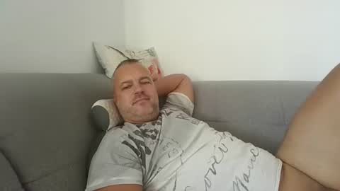 Snapshot of danrud81 chatting on 10/01/25, 11:05 Daniel online show from 10/01/25, 11:05