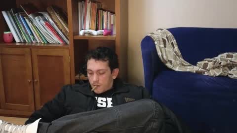 Snapshot of danruiz33 chatting on 10/28/25, 02:26 Dan online show from 10/28/25, 02:26