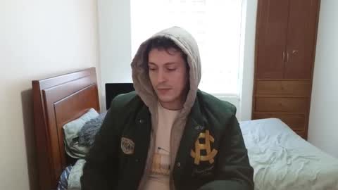 Snapshot of danruiz33 chatting on 10/31/25, 08:32 Dan online show from 10/31/25, 08:32