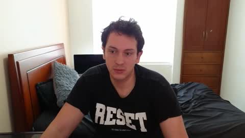 Snapshot of danruiz33 chatting on 11/05/25, 02:28 Dan online show from 11/05/25, 02:28