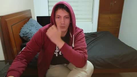 Snapshot of danruiz33 chatting on 11/07/25, 03:06 Dan online show from 11/07/25, 03:06