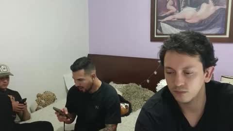 Snapshot of danruiz33 chatting on 11/12/25, 02:45 Dan online show from 11/12/25, 02:45