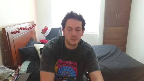 Snapshot of danruiz33 chatting on 11/14/25, 07:12 Dan online show from 11/14/25, 07:12