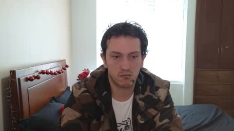 Snapshot of danruiz33 chatting on 11/19/25, 03:12 Dan online show from 11/19/25, 03:12