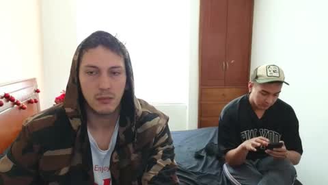 Snapshot of danruiz33 chatting on 11/20/25, 03:23 Dan online show from 11/20/25, 03:23