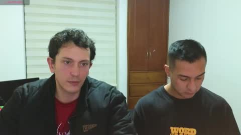 Snapshot of danruiz33 chatting on 12/17/25, 03:01 Dan online show from 12/17/25, 03:01