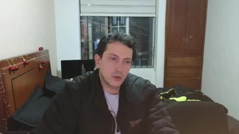 Snapshot of danruiz33 chatting on 01/07/26, 03:42 Dan online show from 01/07/26, 03:42