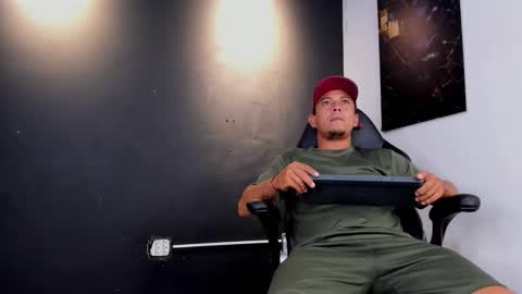 Snapshot of dante212_vibes chatting on 03/19/26, 09:02 dante212_vibes online show from 03/19/26, 09:02