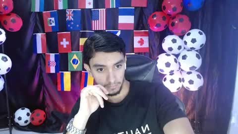 Snapshot of dante_18cm chatting on 06/30/26, 01:17 Dante online show from 06/30/26, 01:17