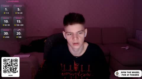 Snapshot of dantebigboi chatting on 12/18/24, 07:30 Daniel online show from 12/18/24, 07:30