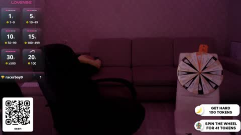 Snapshot of dantebigboi chatting on 12/18/24, 10:35 Daniel online show from 12/18/24, 10:35