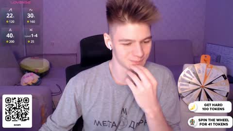 Snapshot of dantebigboi chatting on 12/26/24, 08:11 Daniel online show from 12/26/24, 08:11