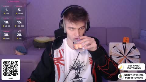 Snapshot of dantebigboi chatting on 12/28/24, 05:57 Daniel online show from 12/28/24, 05:57