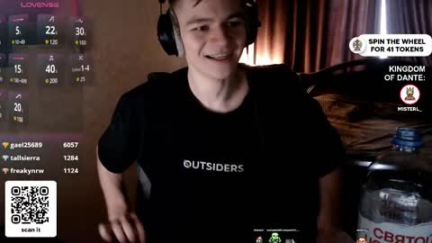 Snapshot of dantebigboi chatting on 02/22/25, 03:34 Daniel online show from 02/22/25, 03:34