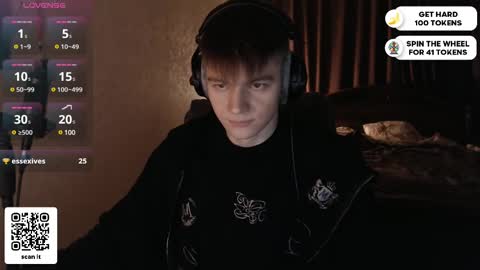 Snapshot of dantebigboi chatting on 02/23/25, 06:45 Daniel online show from 02/23/25, 06:45