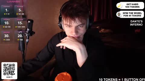 Snapshot of dantebigboi chatting on 02/25/25, 06:20 Daniel online show from 02/25/25, 06:20