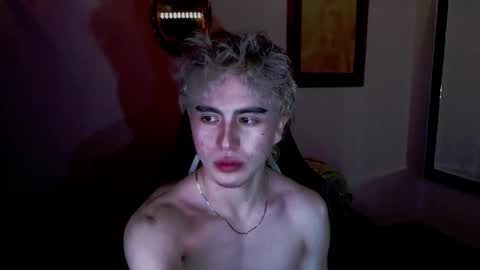 Snapshot of danteobscuro chatting on 11/17/25, 04:18 danteobscuro online show from 11/17/25, 04:18