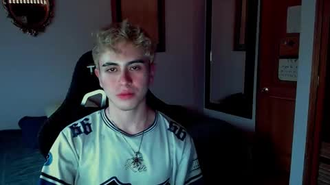 Snapshot of danteobscuro chatting on 12/04/25, 10:29 danteobscuro online show from 12/04/25, 10:29