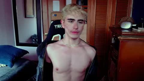 Snapshot of danteobscuro chatting on 12/16/25, 08:58 danteobscuro online show from 12/16/25, 08:58