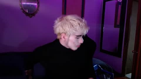 Snapshot of danteobscuro chatting on 12/21/25, 05:03 danteobscuro online show from 12/21/25, 05:03