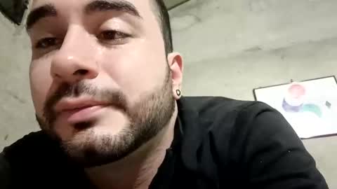 Snapshot of dantesatrianii chatting on 01/01/25, 06:05 Dante  online show from 01/01/25, 06:05