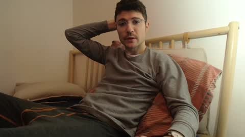 Snapshot of dantheman233 chatting on 12/25/24, 05:05 Daniel online show from 12/25/24, 05:05